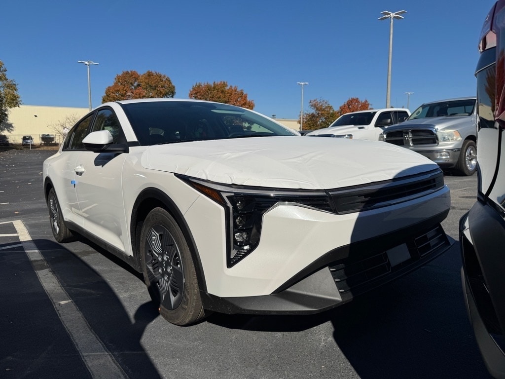 New 2025 Kia K4 LX Sedan