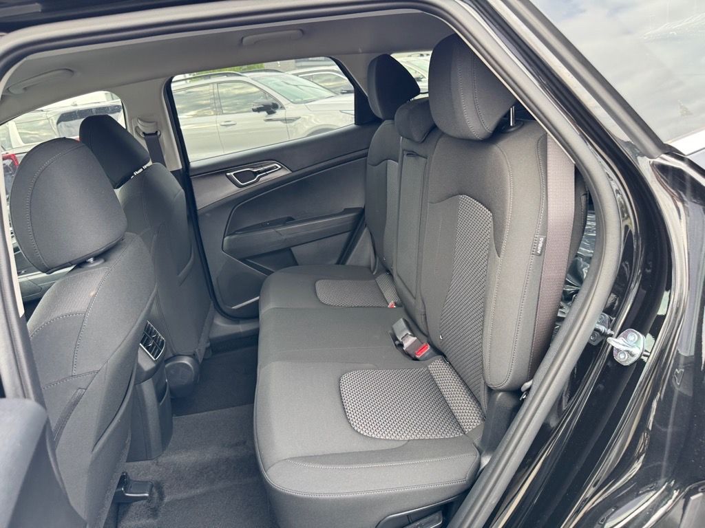 2025 Kia Sportage LX Hybrid - Photo 8