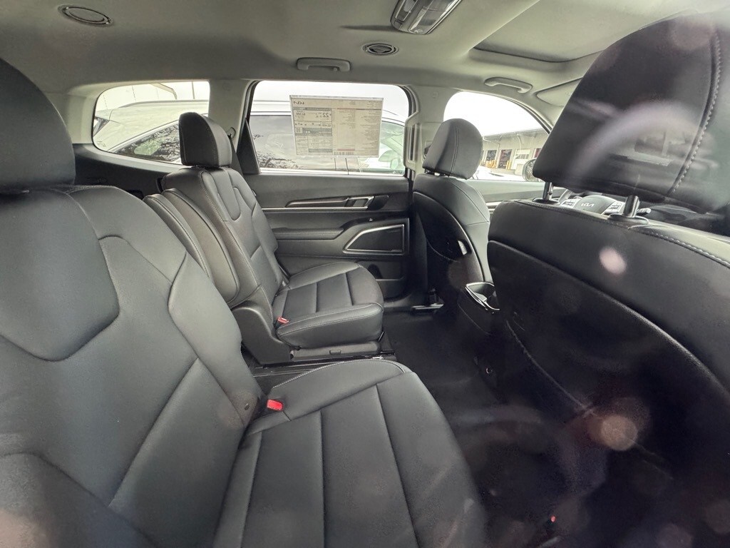 2025 Kia Telluride S photo 4