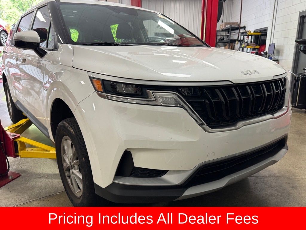 2024 Kia Sedona LX Seat Pkg's photo