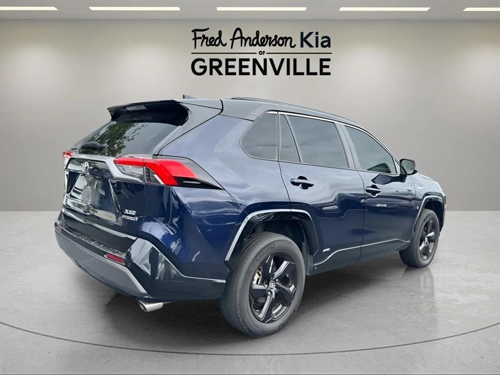 2020 Toyota RAV4 Hybrid XSE photo 2