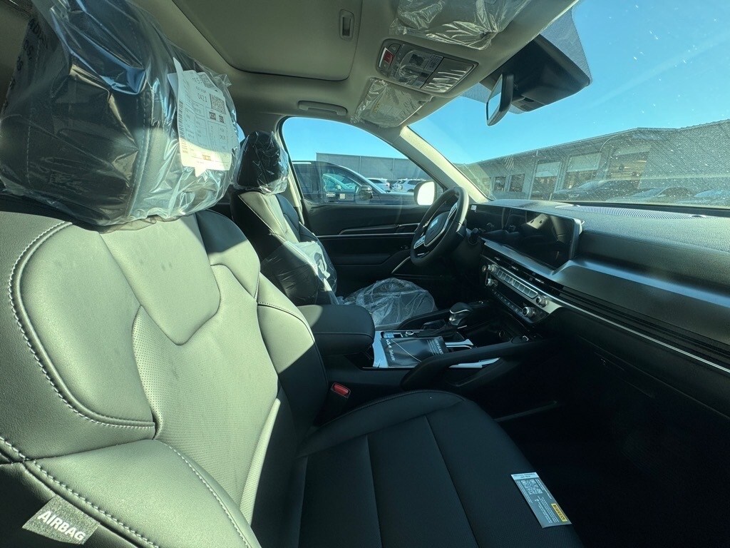2025 Kia Telluride S photo 3