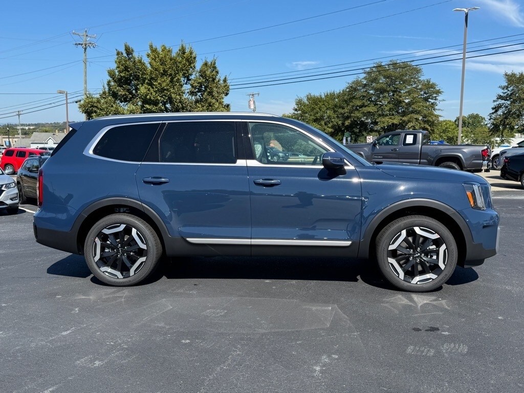 2025 Kia Telluride S photo 2
