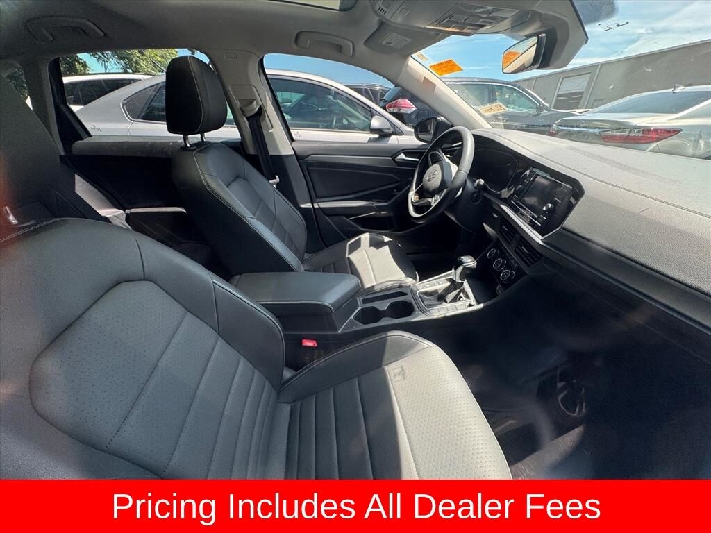 Used 2024 Volkswagen Jetta 1.5T SE Sedan