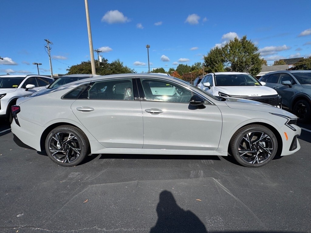 2026 Kia K5 GT-Line photo 2