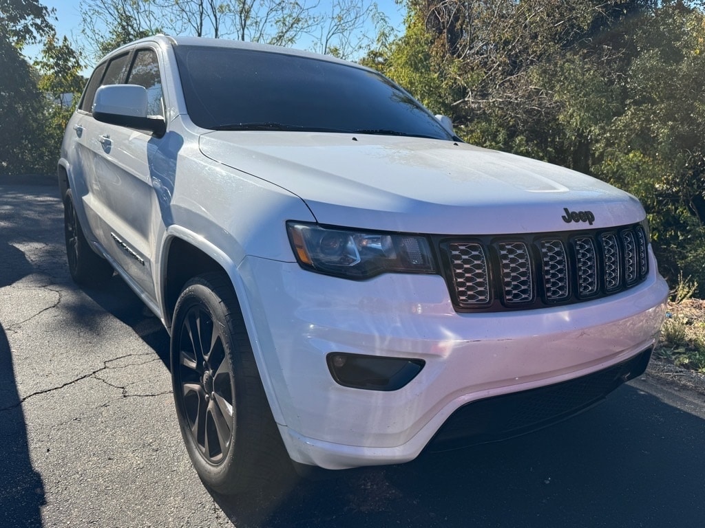 Used 2018 Jeep Grand Cherokee Laredo 4x4 SUV