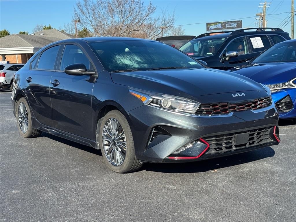 2022 Kia Forte GT-LINE's photo