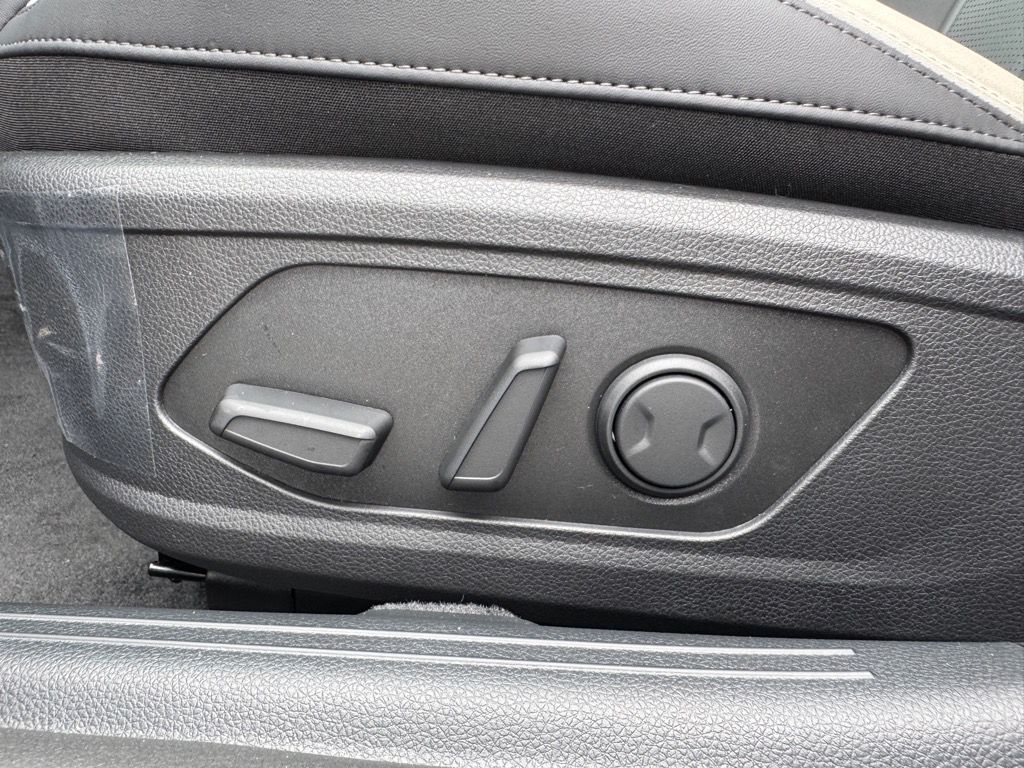 2026 Kia K5 GT-Line - Photo 12