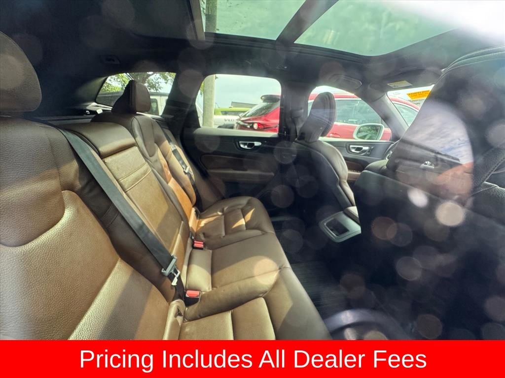 Used 2021 Volvo XC60 T5 Momentum SUV