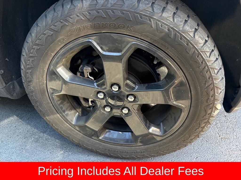 Used 2019 Jeep Grand Cherokee Laredo SUV