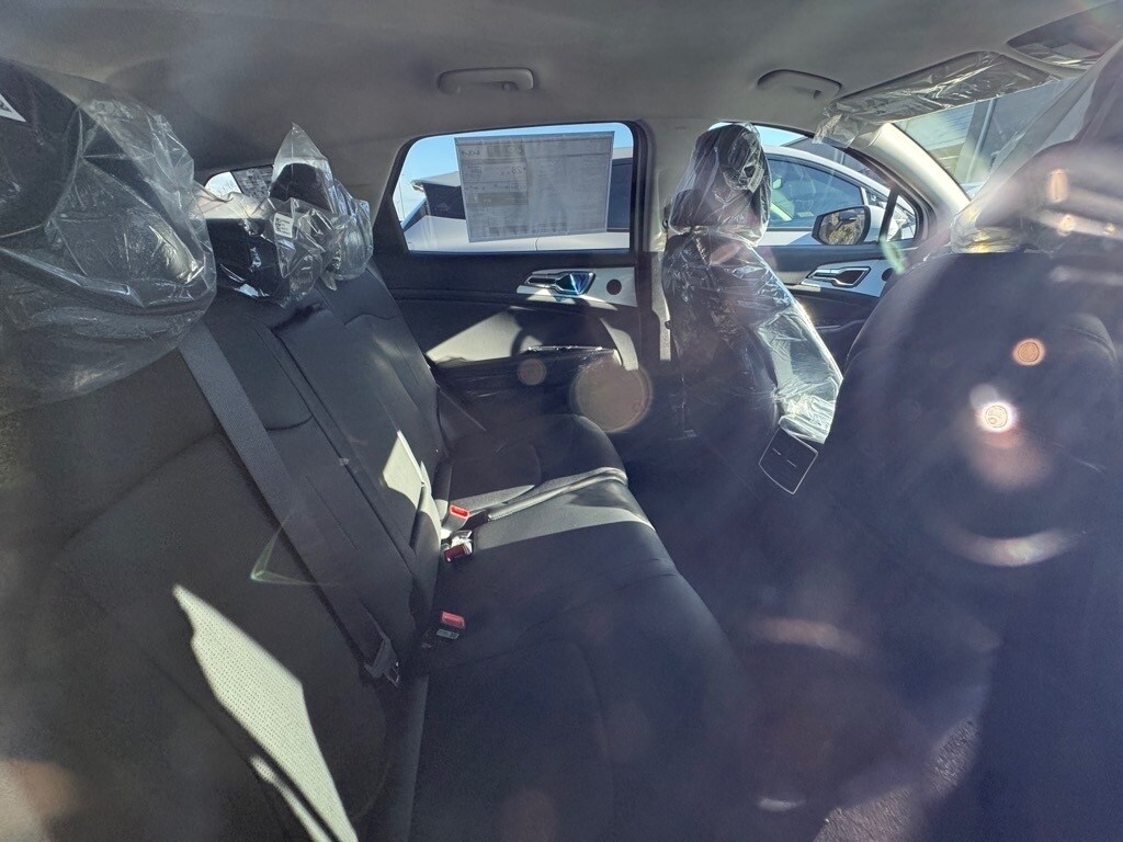 2026 Kia Sportage EX photo 4