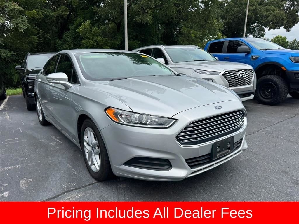 Used 2016 Ford Fusion SE Sedan