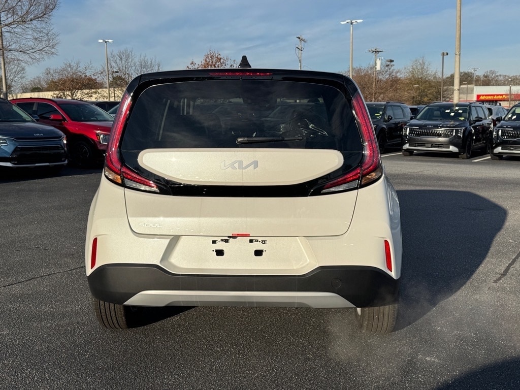 New 2025 Kia Soul LX Hatchback
