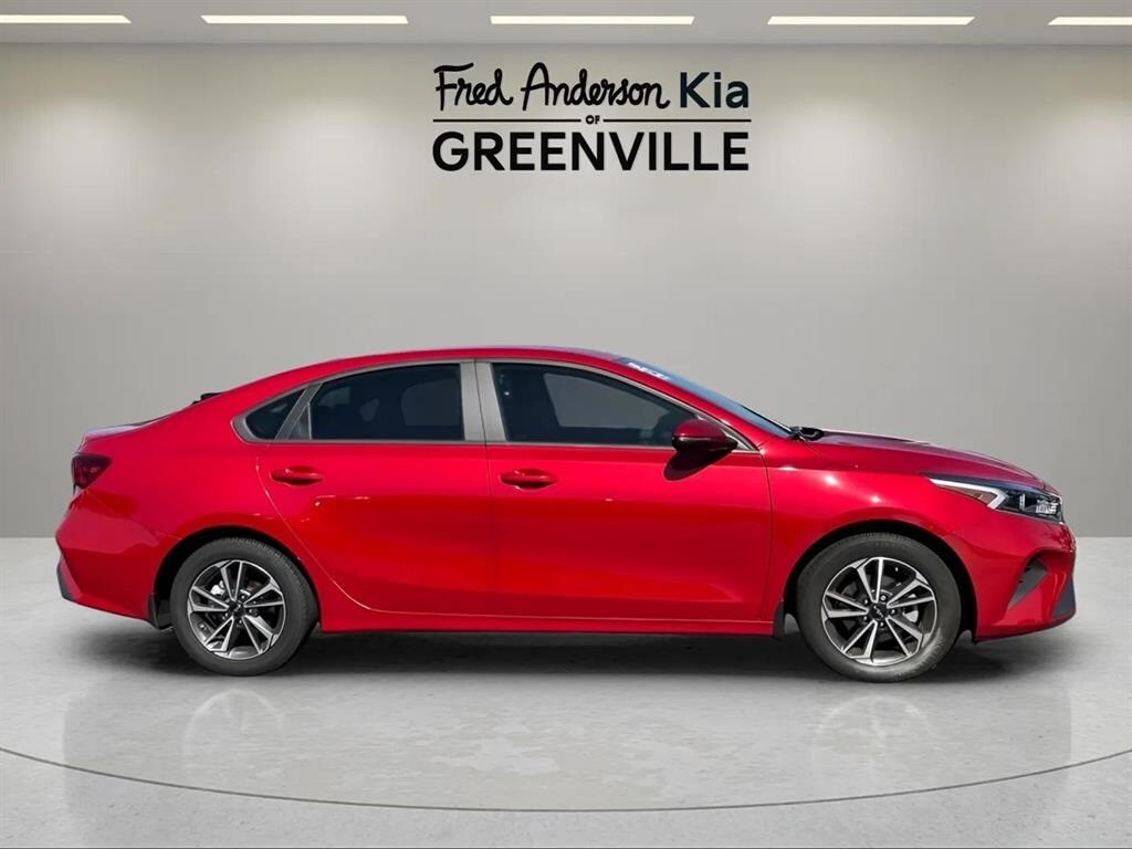 2023 Kia Forte LXS photo 2