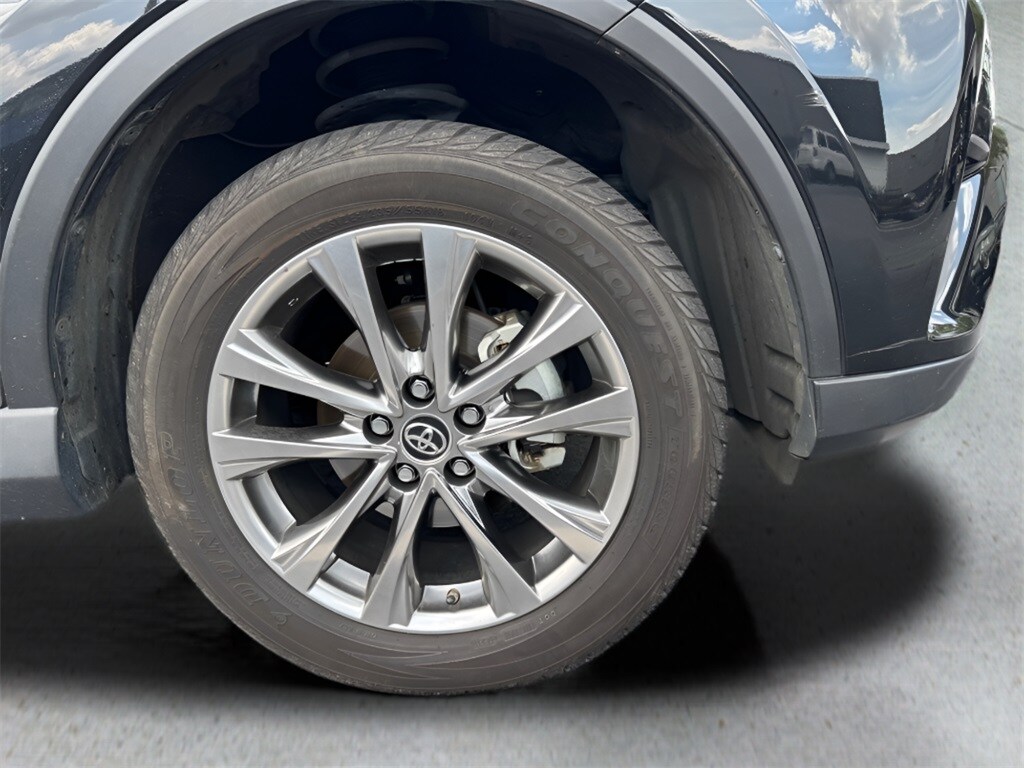 2017 Toyota RAV4 Hybrid Limited photo 2