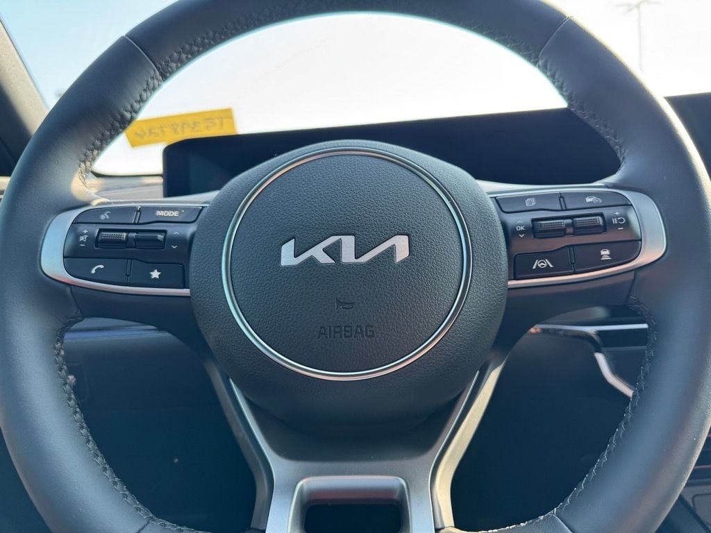 2026 Kia K5 GT-Line - Photo 12