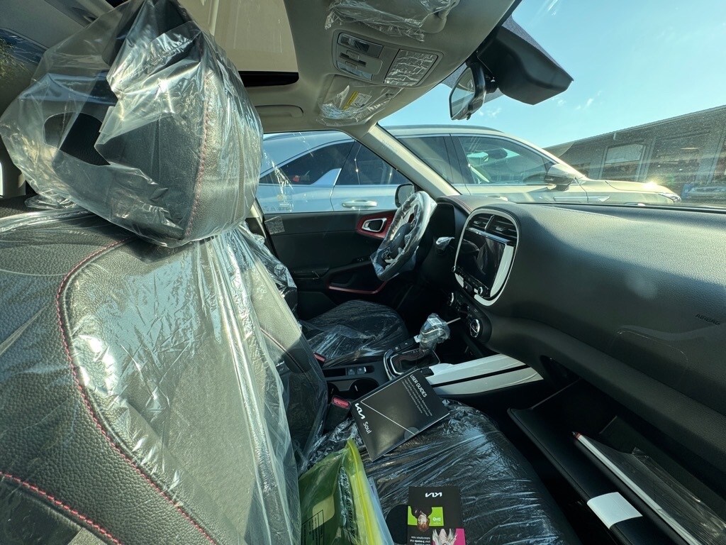 2025 Kia Soul GT-Line photo 3