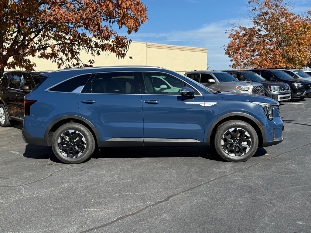 Used 2025 Kia Sorento S SUV