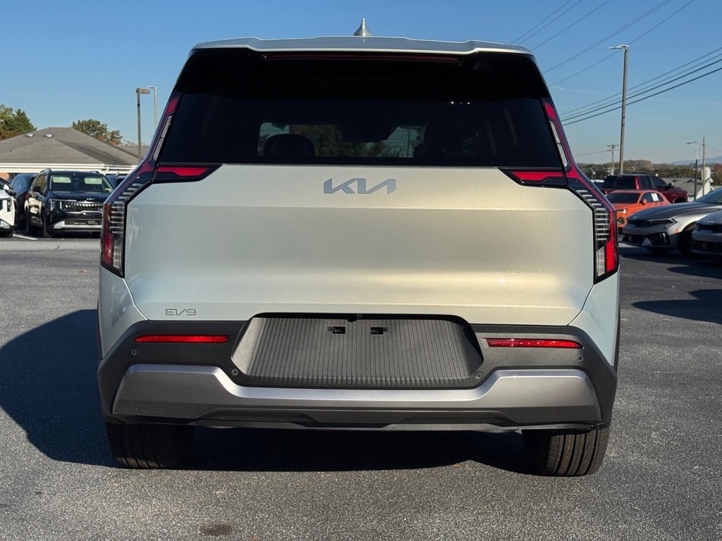 New 2026 Kia EV9 Light Long Range SUV