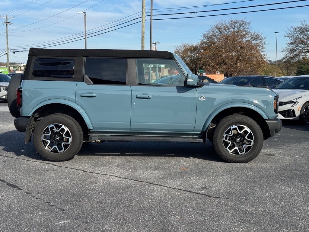 2022 Ford Bronco Outer Banks photo 2