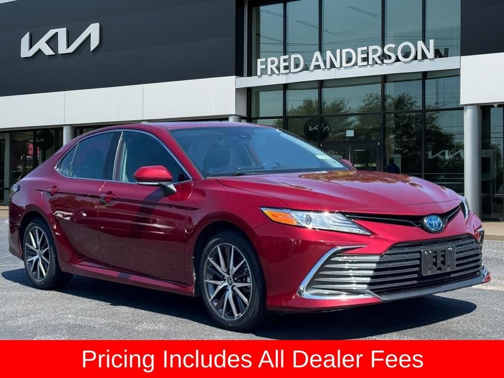 Used 2022 Toyota Camry Hybrid XLE Sedan