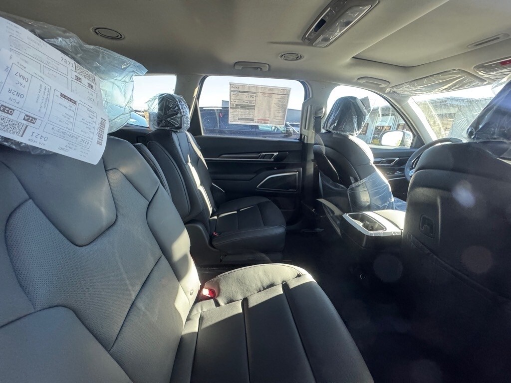 2025 Kia Telluride S photo 4
