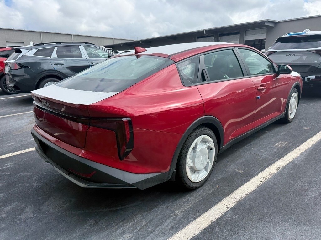 2025 Kia K4 EX photo 3