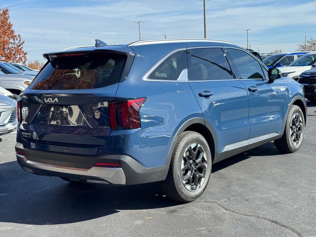 Used 2025 Kia Sorento S SUV