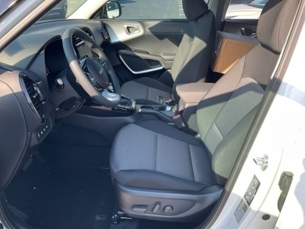 New 2025 Kia Soul S Hatchback