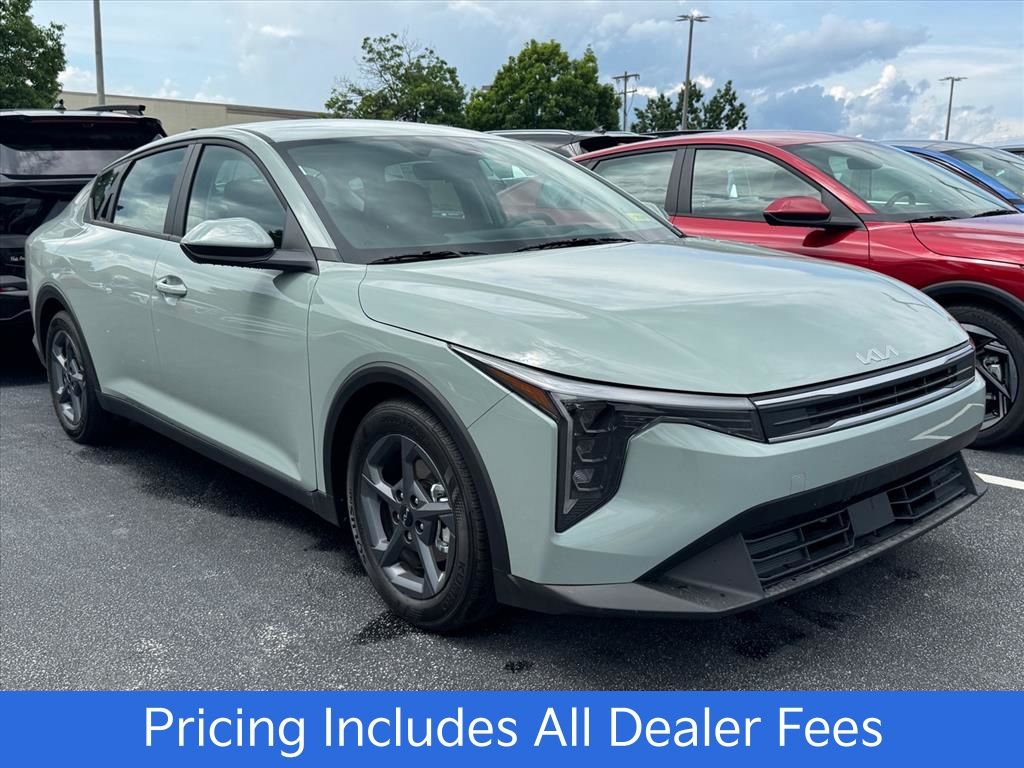 2026 Kia K4 LXS AT's photo