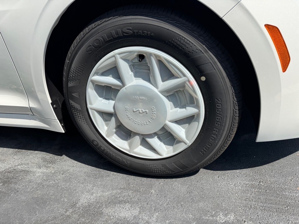 2026 Kia K5 LXS photo 2