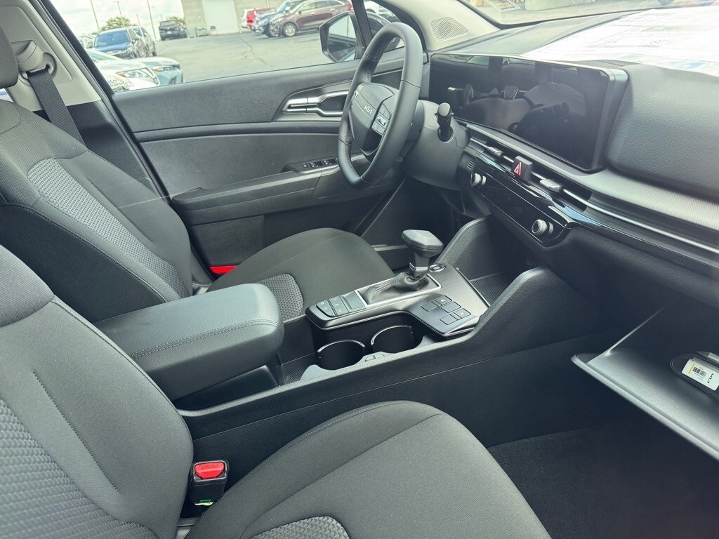 2026 Kia Sportage LX photo 3