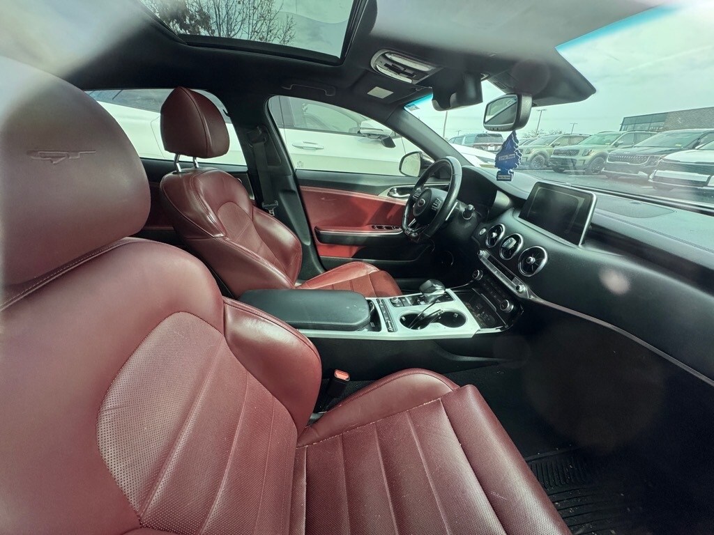 2018 Kia Stinger GT2 photo 2