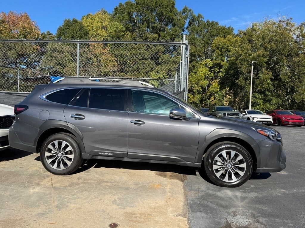 2025 Subaru Outback Touring XT photo 2