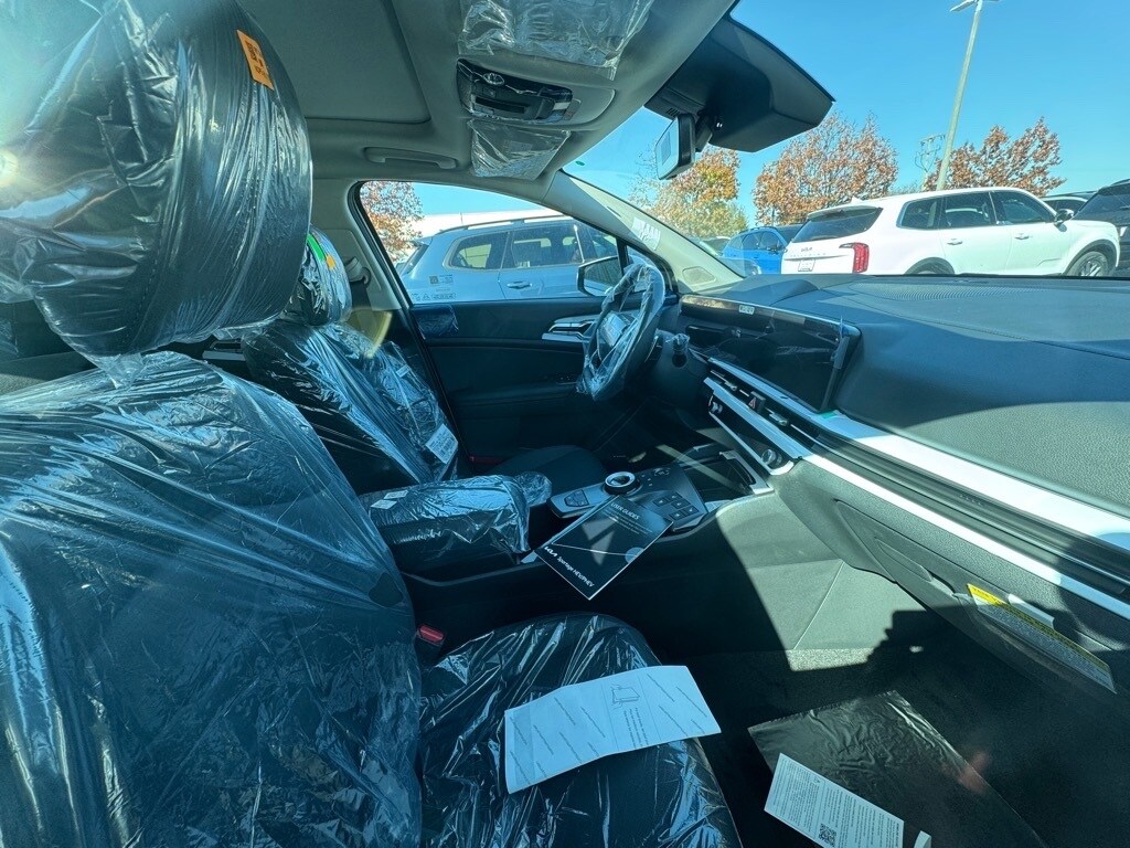 2026 Kia Sportage photo 3