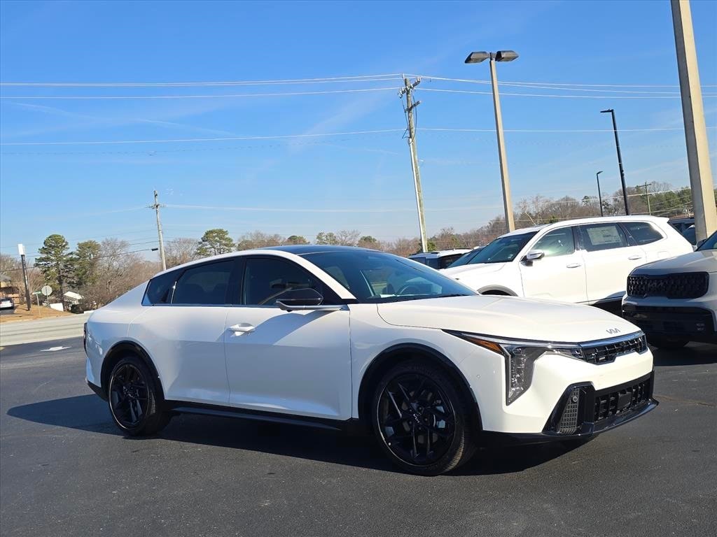 2025 Kia K4 GT-Line Turbo's photo