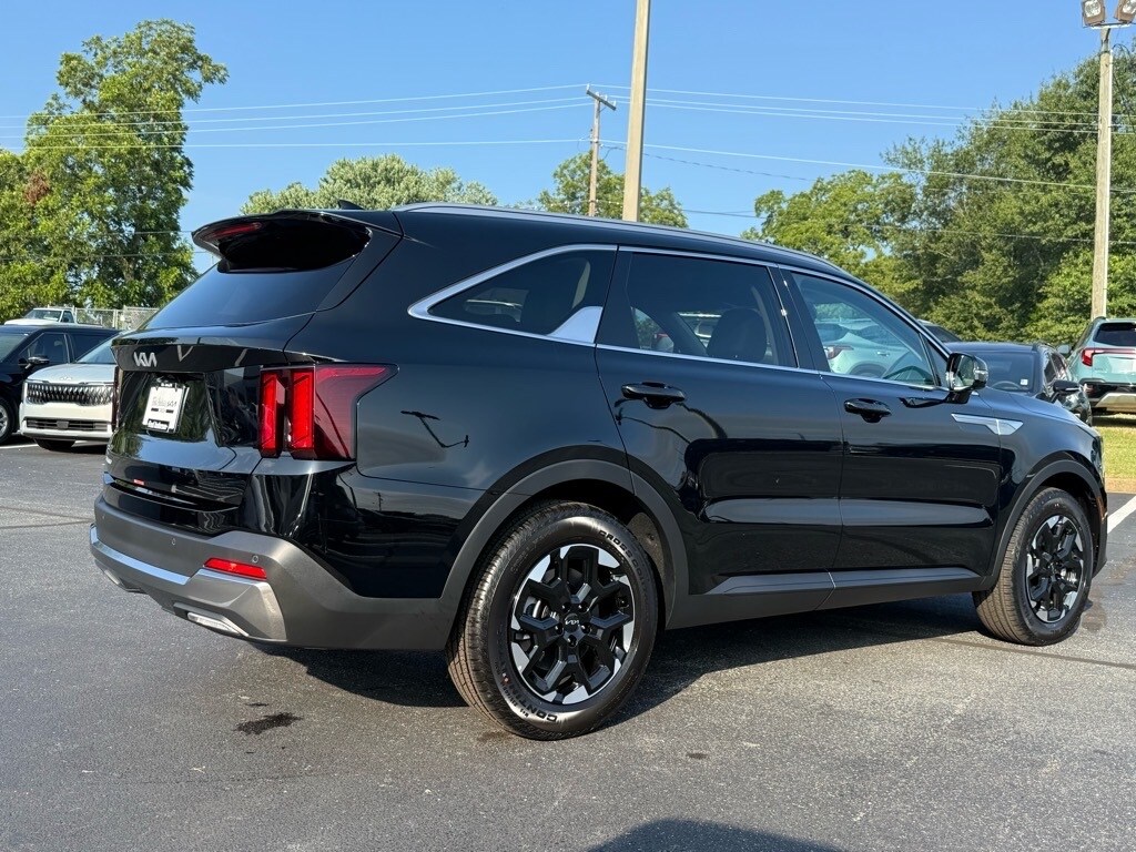 2025 Kia Sorento S photo 3