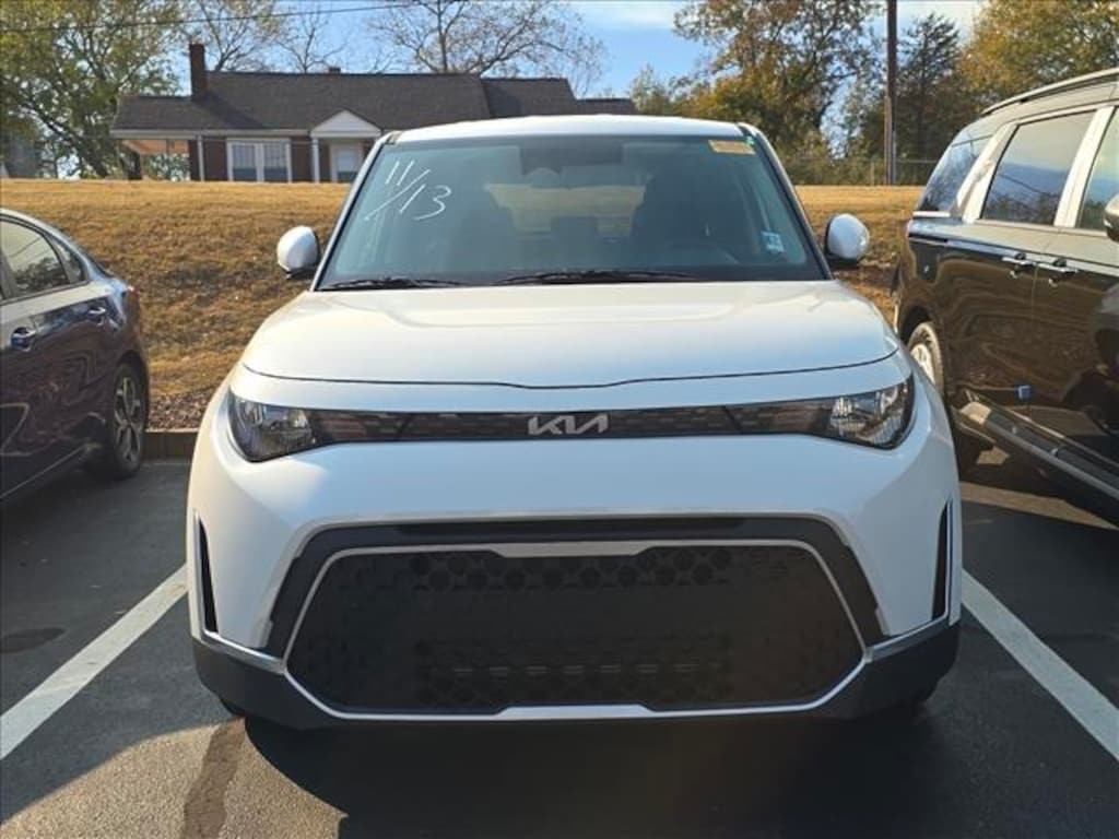 New 2025 Kia Soul LX Hatchback