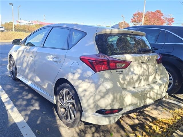 2017 Toyota Corolla iM Base photo 3