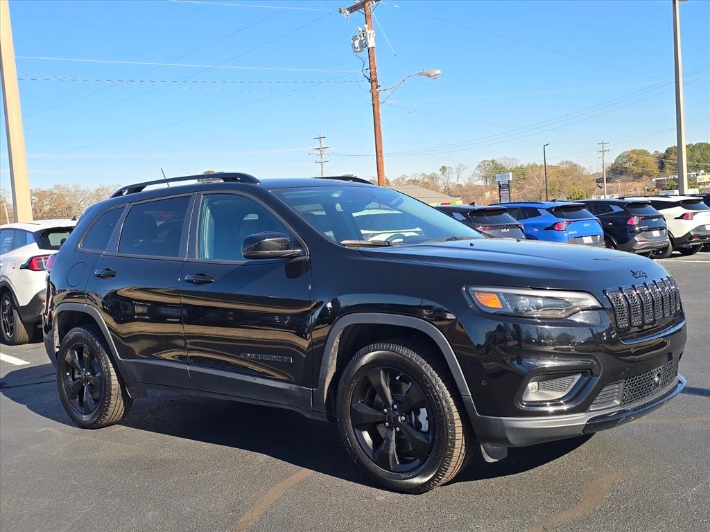 2023 Jeep Cherokee Altitude Lux's photo