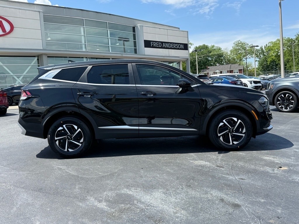 2025 Kia Sportage Hybrid LX photo 2