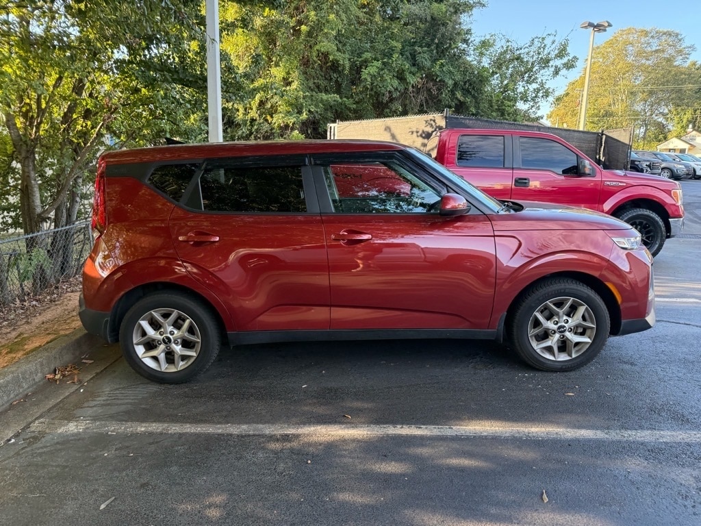 Used 2022 Kia Soul LX Hatchback