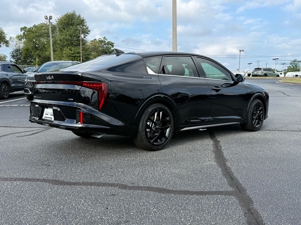2025 Kia K4 GT-Line Turbo photo 3