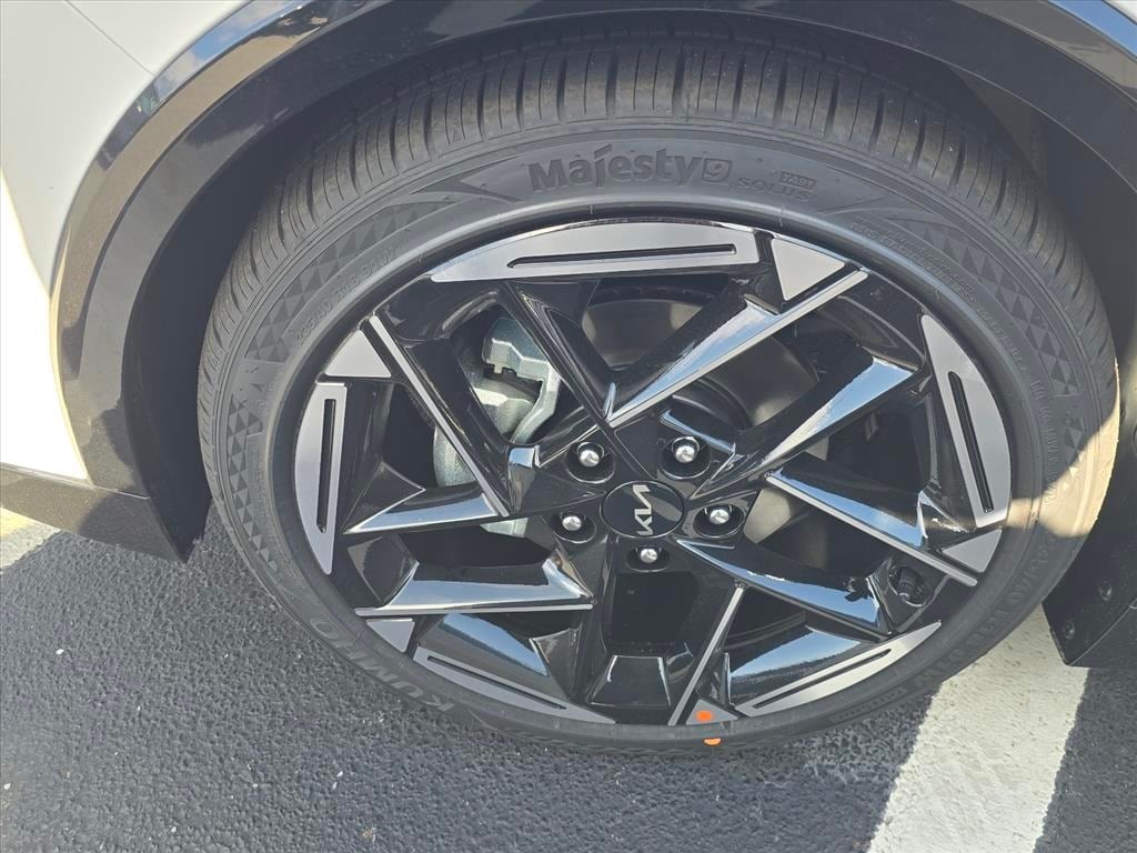 New 2025 Kia K4 GT-Line Sedan