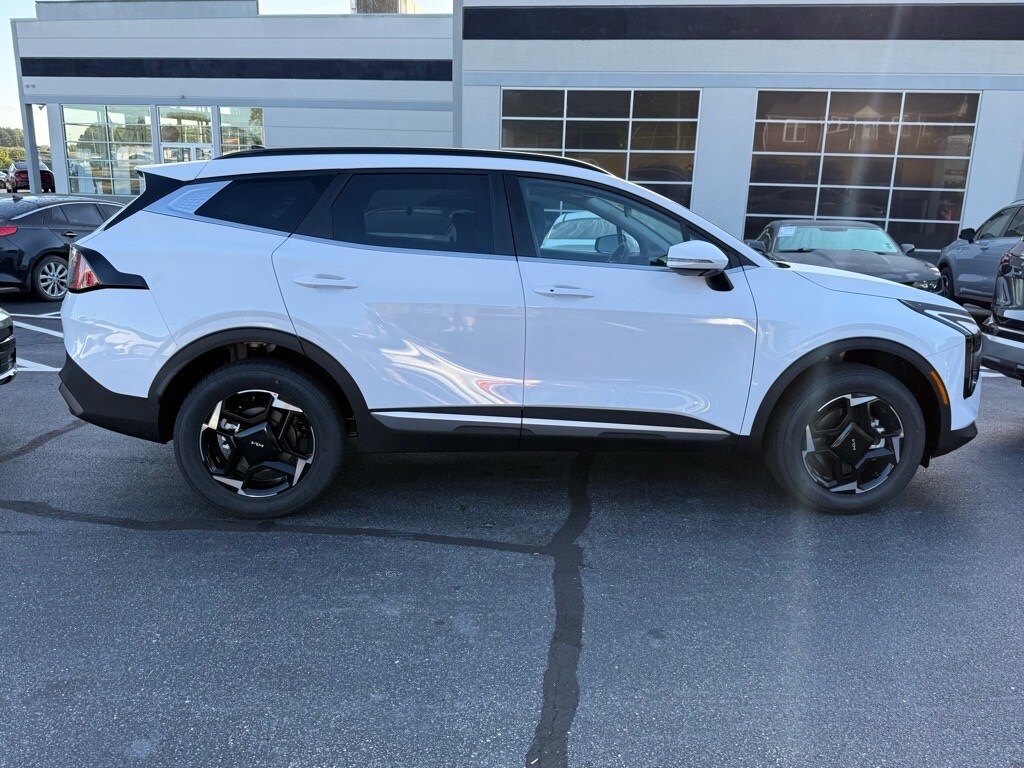 2026 Kia Sportage EX photo 2