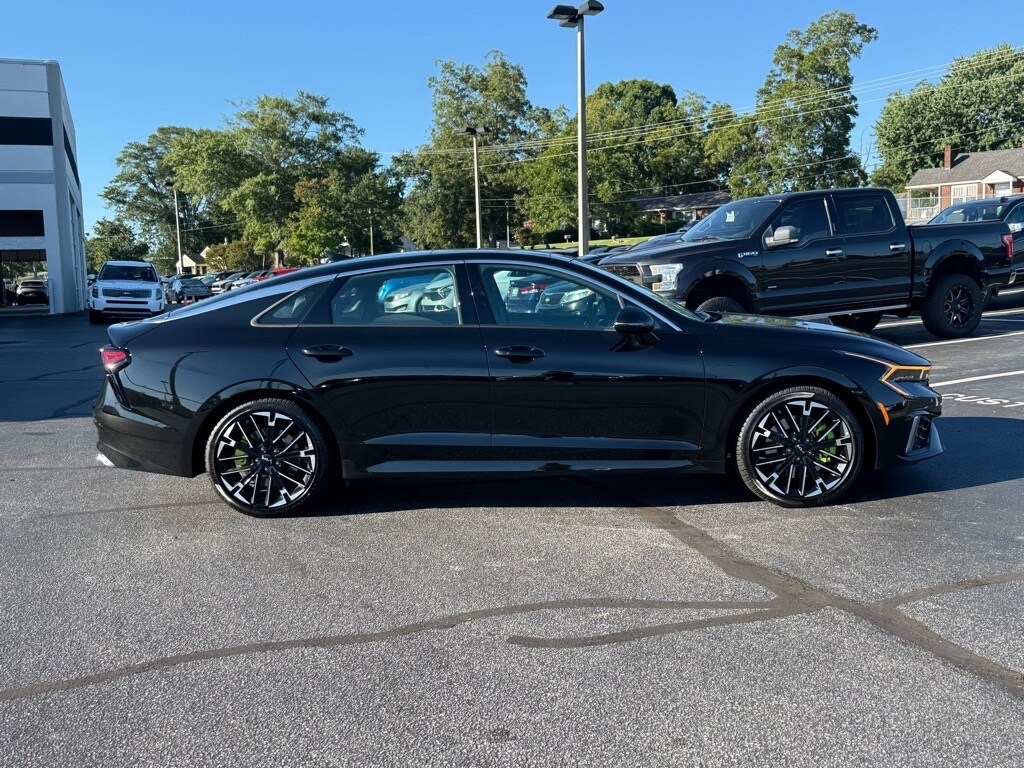 2026 Kia K5 GT photo 2