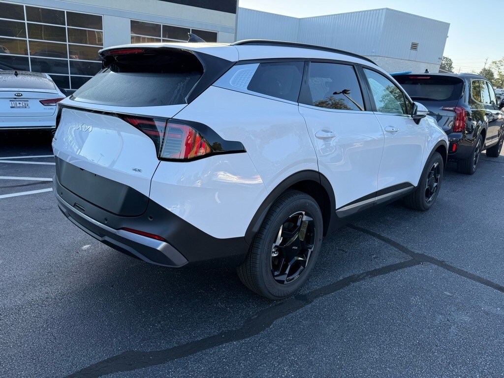 2026 Kia Sportage EX photo 3