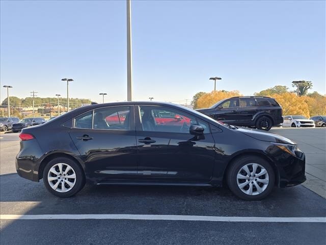 2023 Toyota Corolla LE photo 2