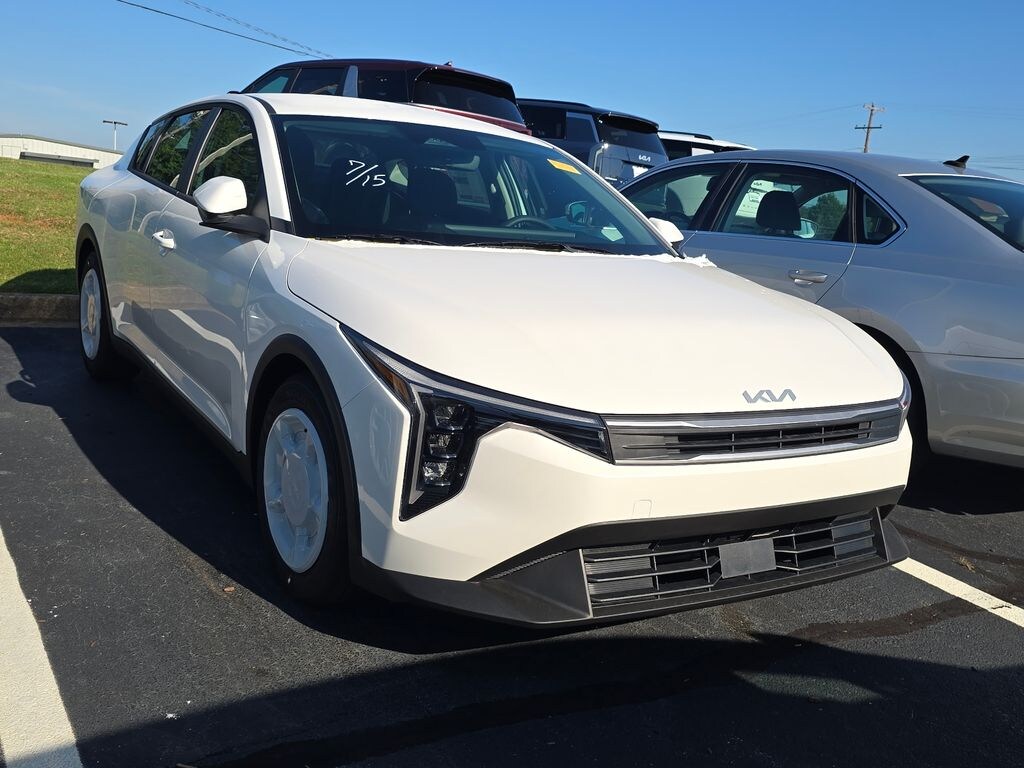 New 2026 Kia K4 LX Sedan