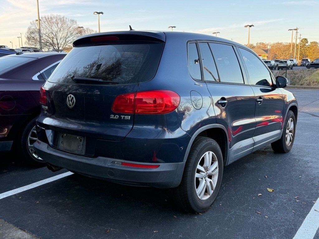 2013 Volkswagen Tiguan S photo 2